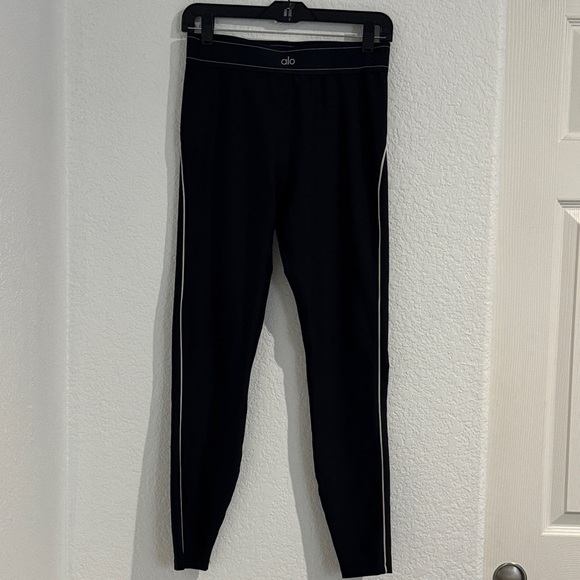 ALO Yoga Airlift High-Waist Suit Up Legging - Picture 4 of 6